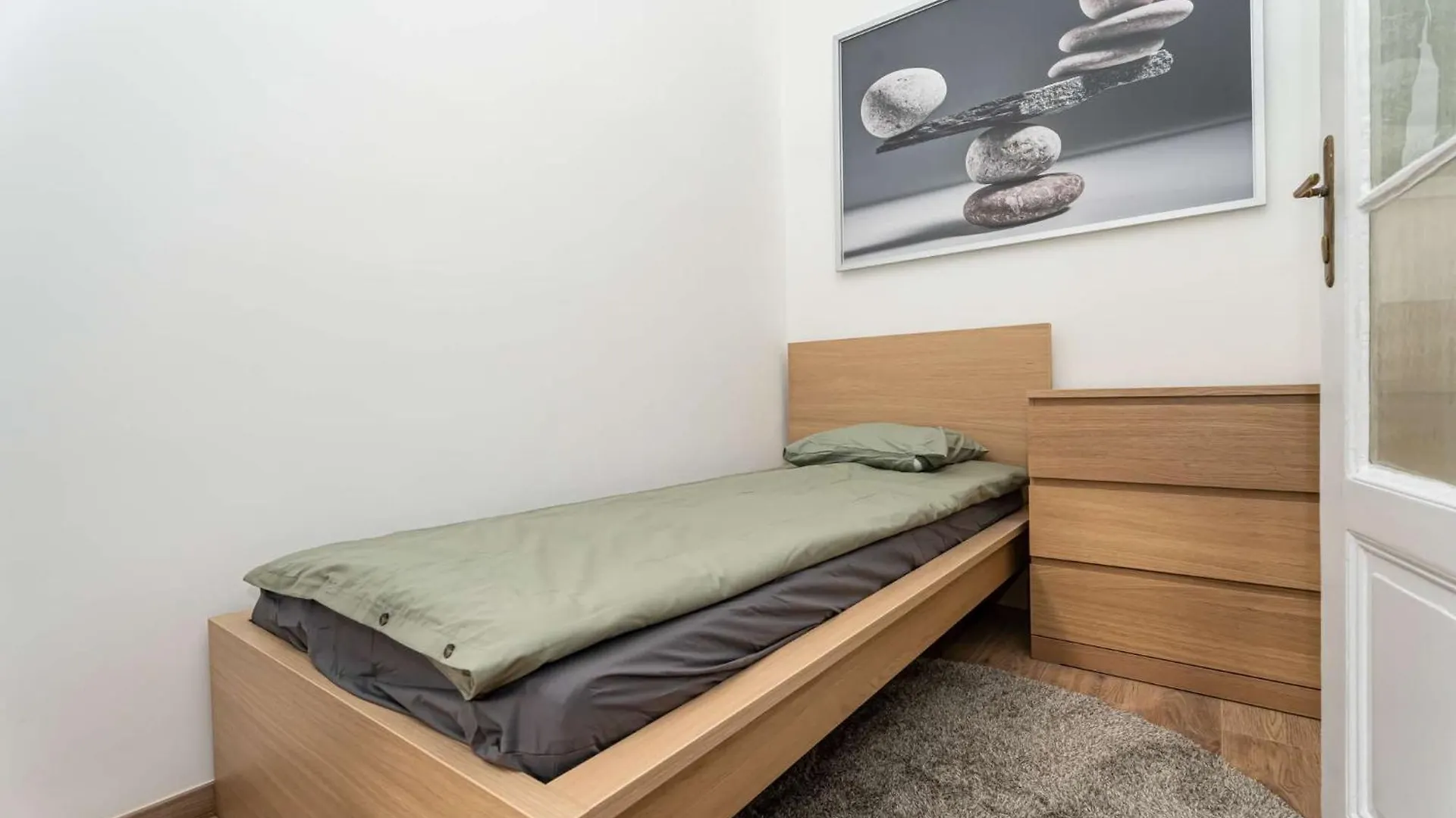 Gozsdu Court Three Roses Apartman Budapest