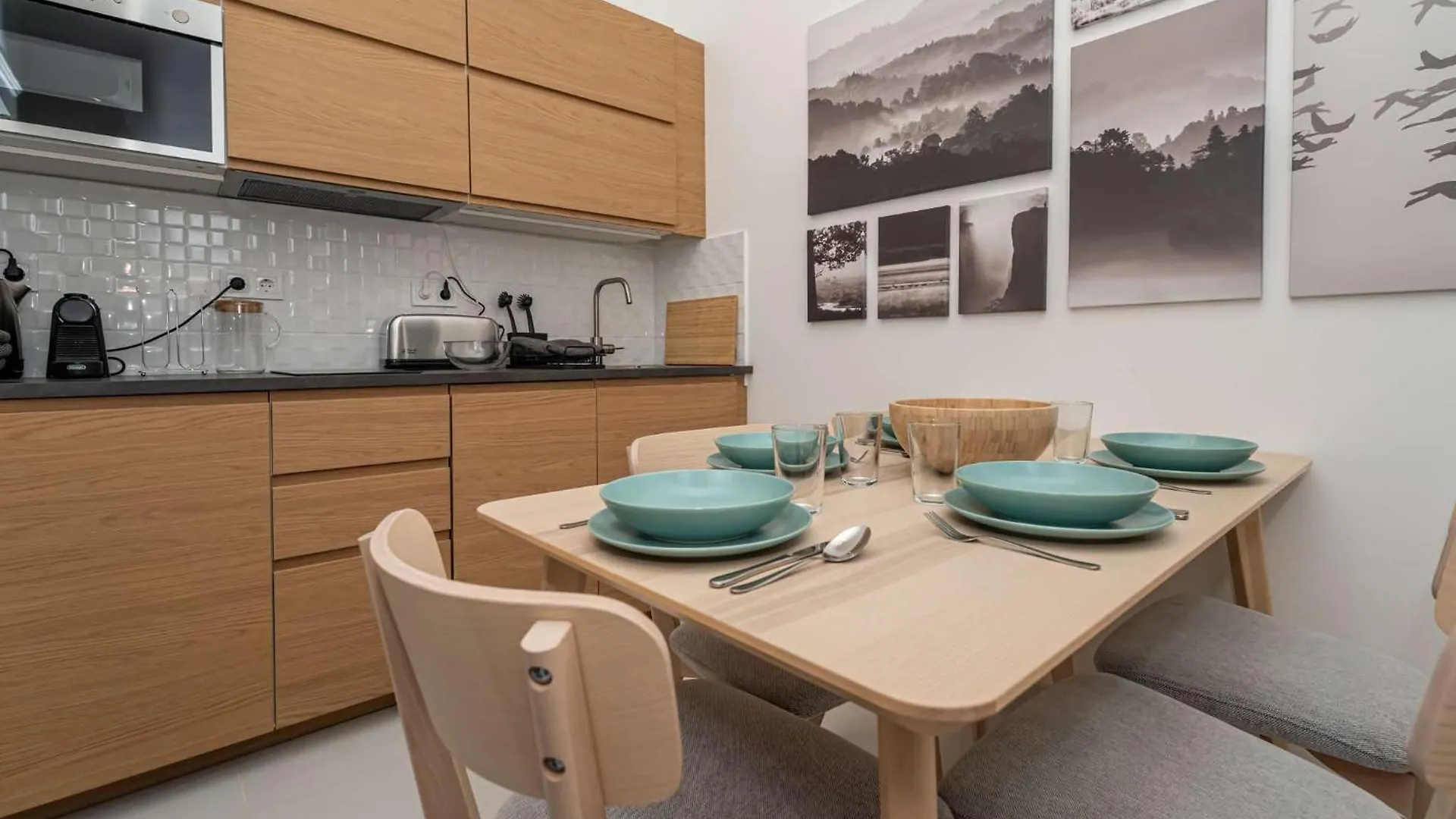 Gozsdu Court Three Roses Apartman Budapest