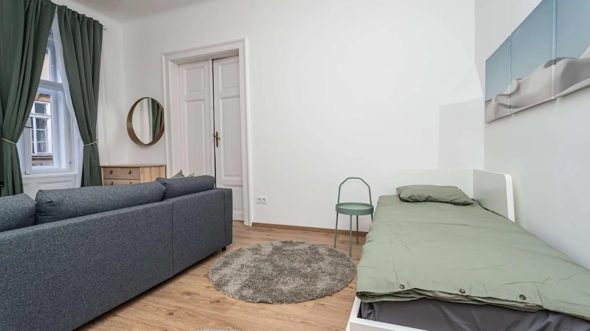 Gozsdu Court Three Roses Apartman Budapest