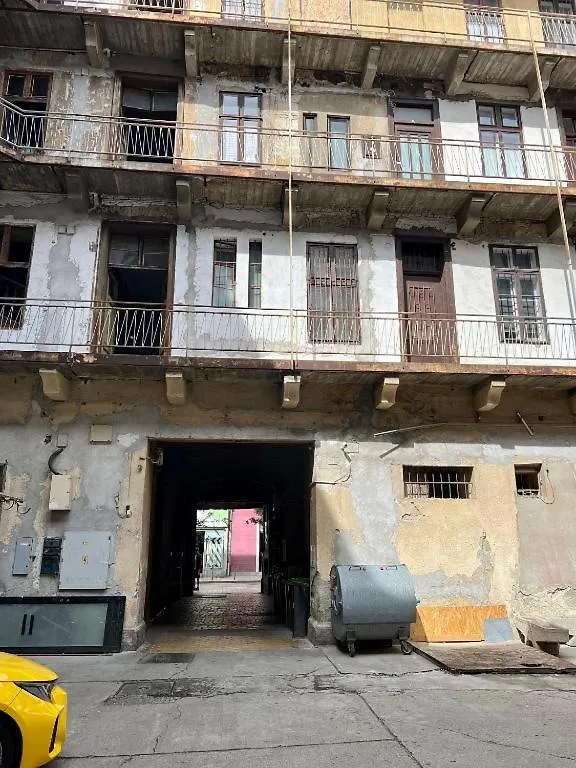 Gozsdu Court Three Roses Apartman Budapest 0*,
